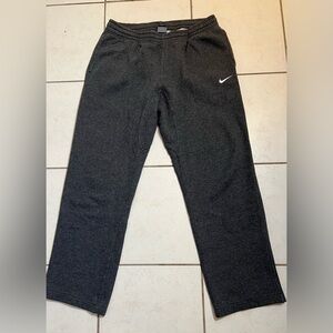 Nike Men's Gray Sweatpants Size L Front Pockets Back Snap Pocket